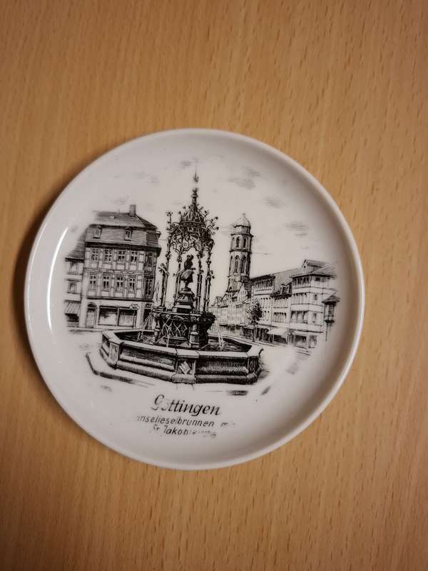 Small Round Kaiser Souvenir Plate - Goose Girl Fountain in Gottingen, Germany - width 10cm