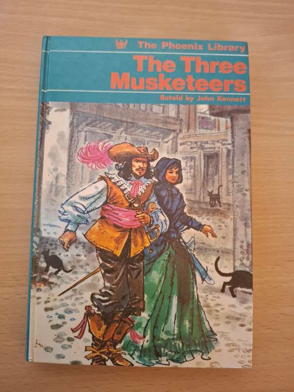The Phoenix Library - The Three Musketeers : Alexandre Dumas Retold by John Kennett  (Hardcover)