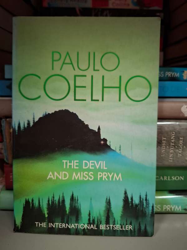 The Devil and Miss Prym : Paulo Coelho  (Paperback)