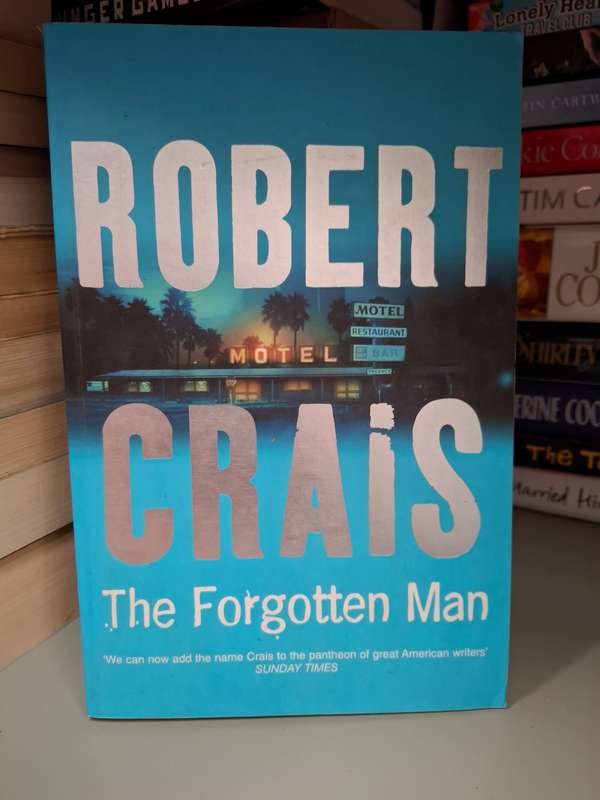 The Forgotten Man: Robert Crais (Large Paperback)