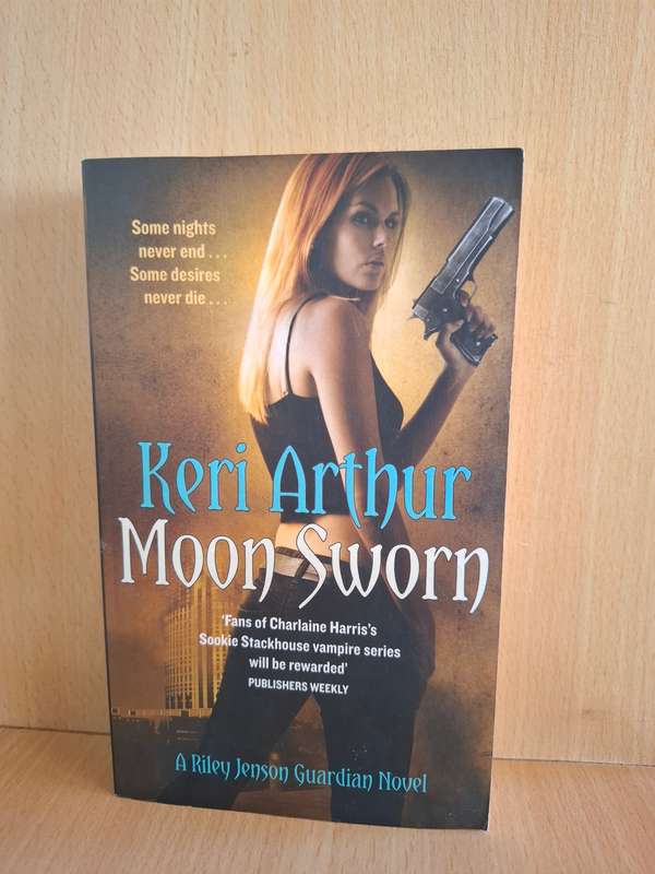 Moon Sworn : Keri Arthur  (Paperback)