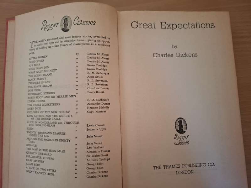 Great Expectations by Charles Dickens  (Hardcover)
