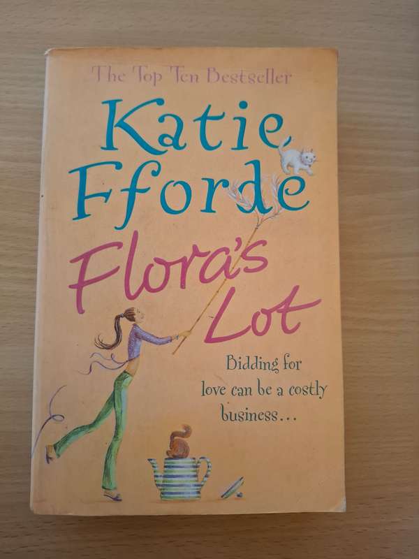 Flora`s Lot : Katie Fforde  (Paperback)