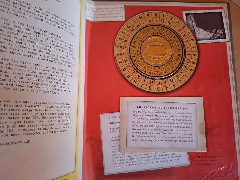 Spyology - The Complete Book of Spycraft : Spencer Blake