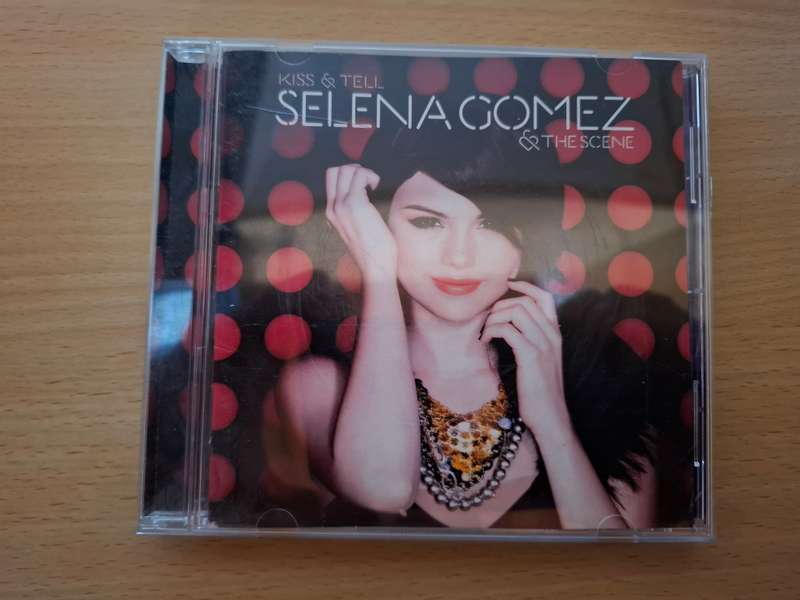 Selena Gomez & The Scene - Kiss & Tell - CD