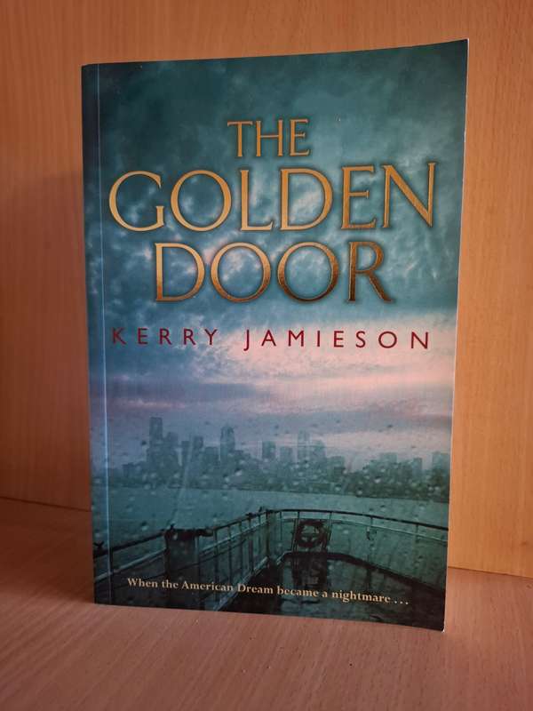 The Golden Door : Kerry Jamieson (Paperback)