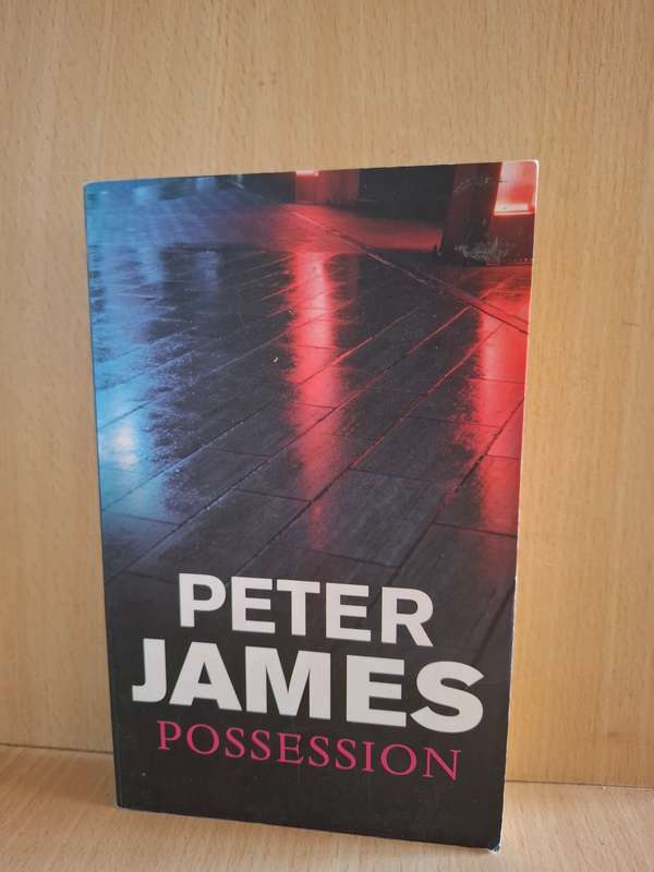 Possession : Peter James  (Paperback)