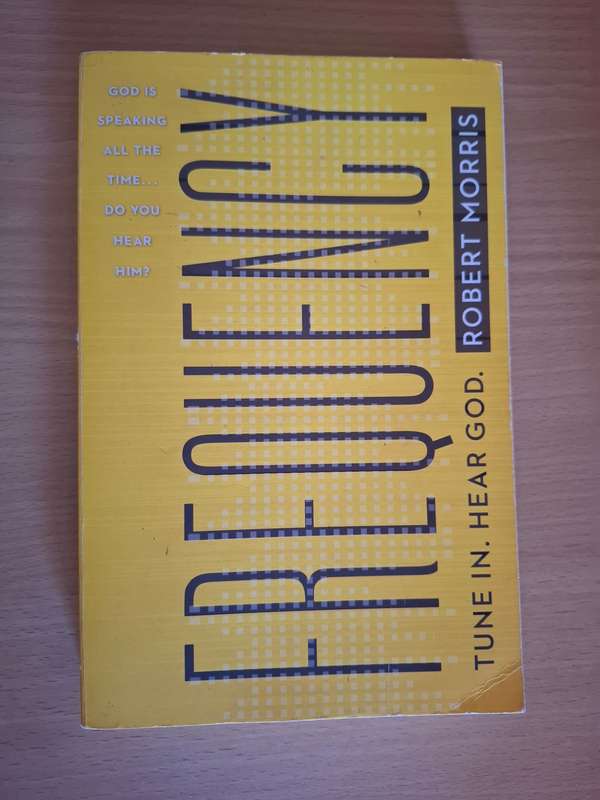 Frequency : Robert Morris  (Paperback)