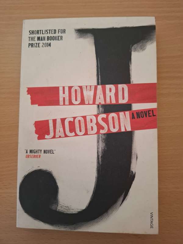 J : Howard Jacobson  (Paperback)