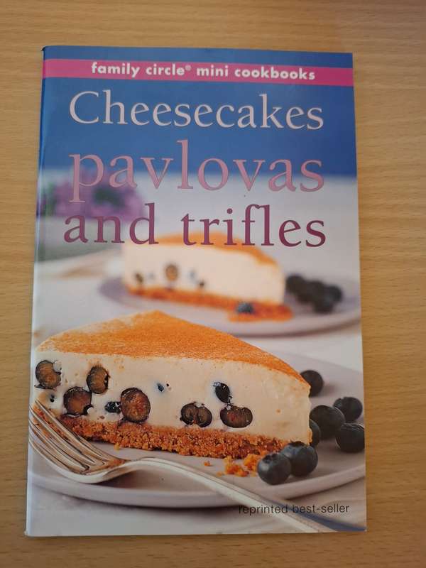 Family Circle Mini Cookbooks - Cheesecakes, Pavlovas and Trifles