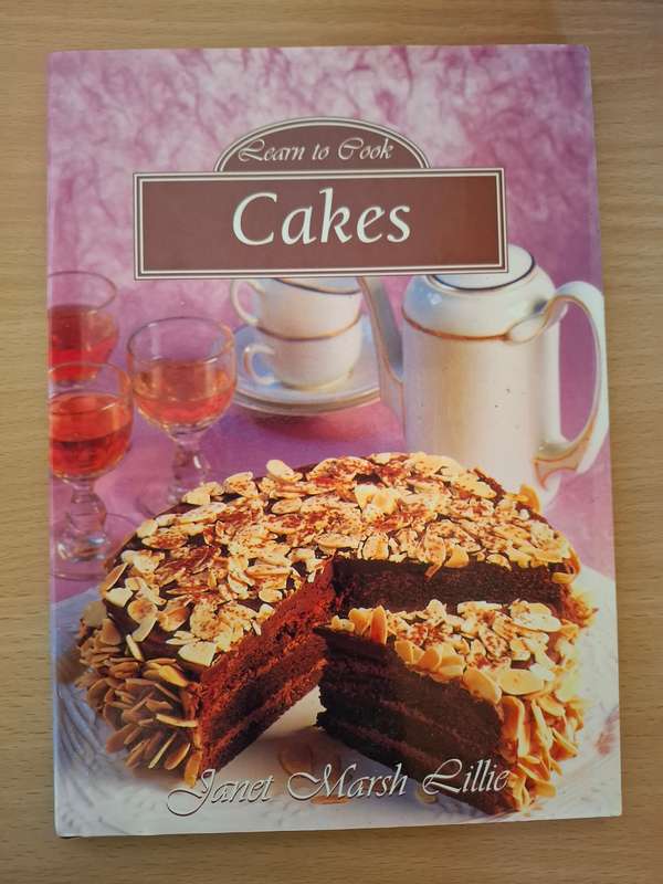 Cakes by Janet Marsh Lillie  (Hardcover)
