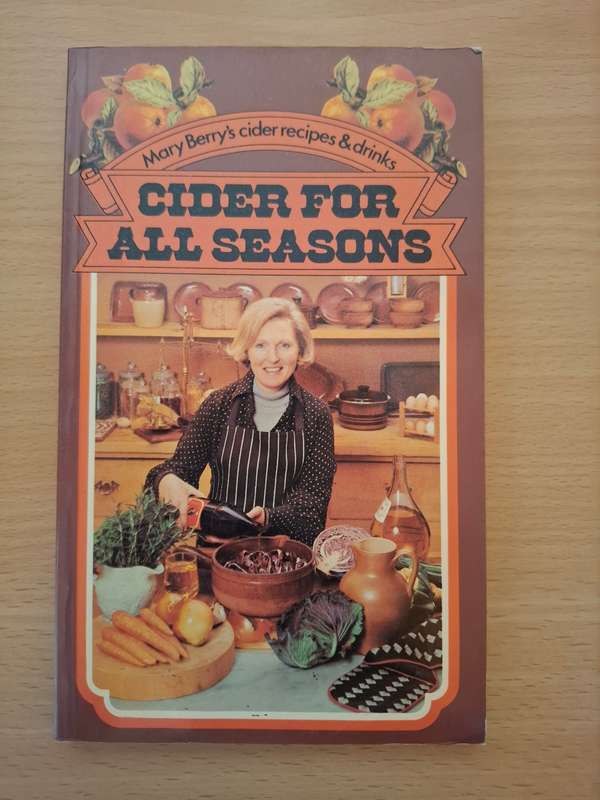 Mary Berry`s Cider Recipes & Drinks - Cider for All Seasons (Paperback)