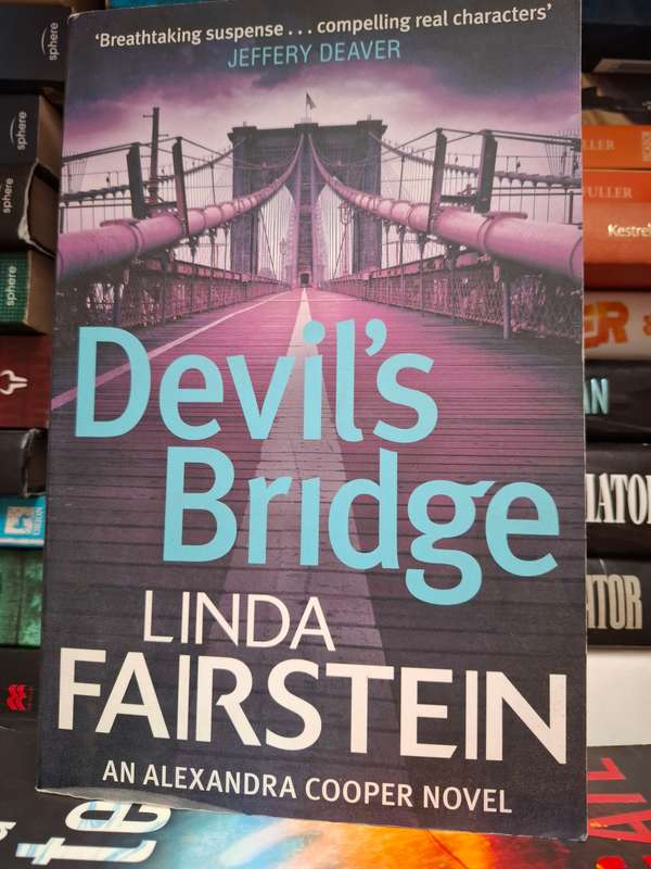 Devil`s Bridge: Linda Fairstein (Paperback)