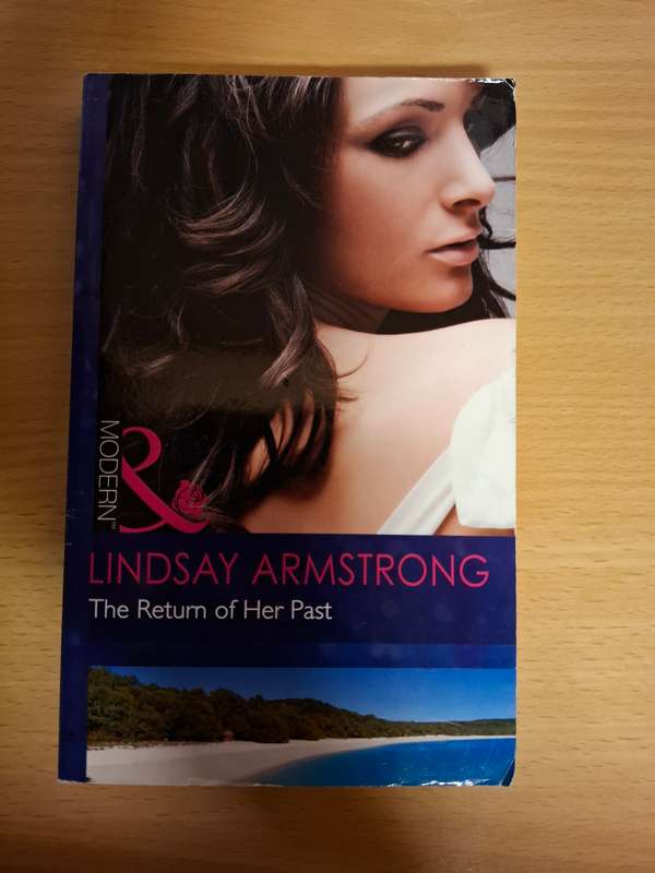 Mills & Boon - The Return of Her Past: Lindsay Armstrong