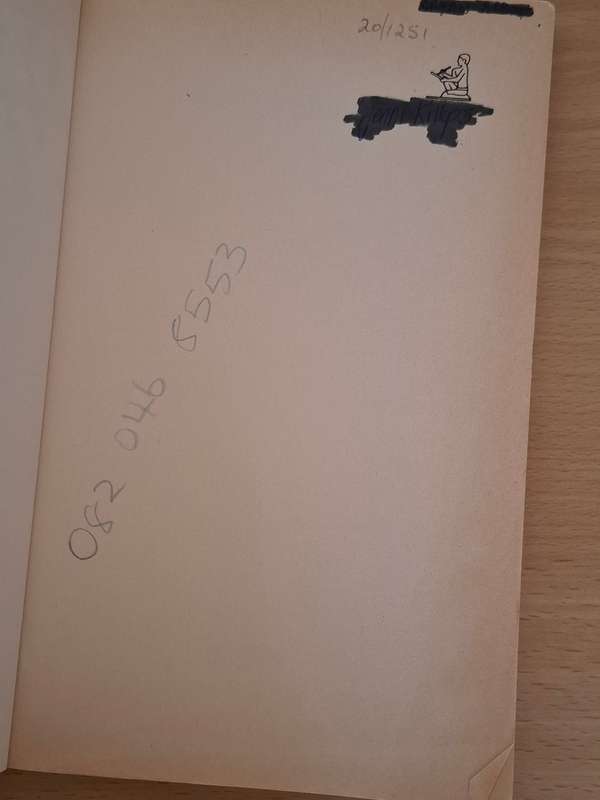 Alice in Wonderland by Lewis Carroll  (Paperback)