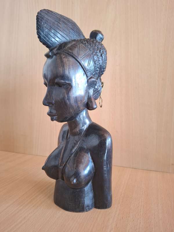 Set of 2 Carved Wooden African Figurine Heads Bookends