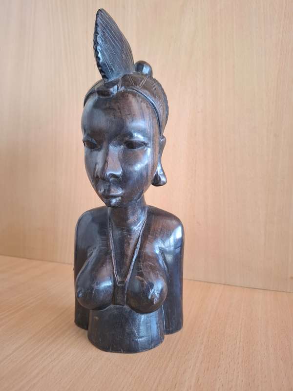 Set of 2 Carved Wooden African Figurine Heads Bookends
