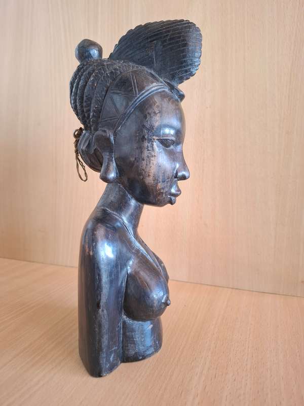 Set of 2 Carved Wooden African Figurine Heads Bookends