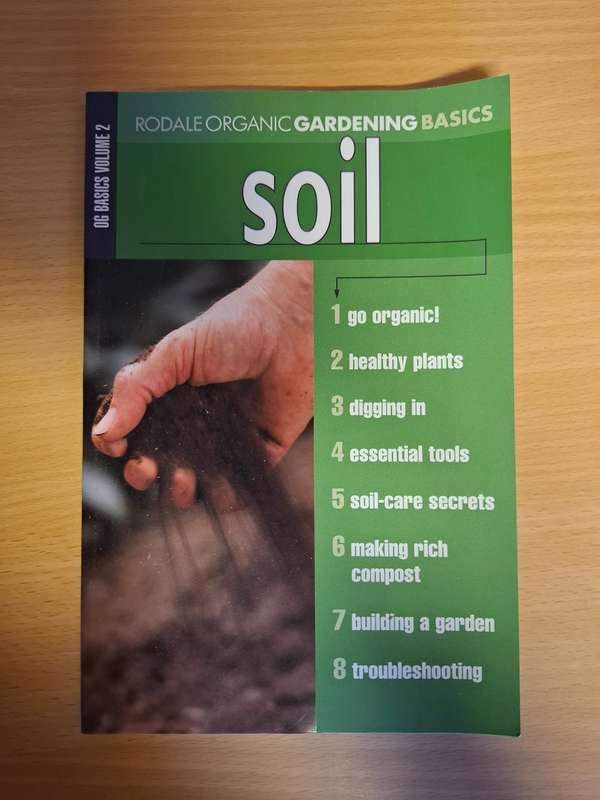 Rodale Organic Gardening Basics - Soil (OG Basics Volume 2)  Paperback