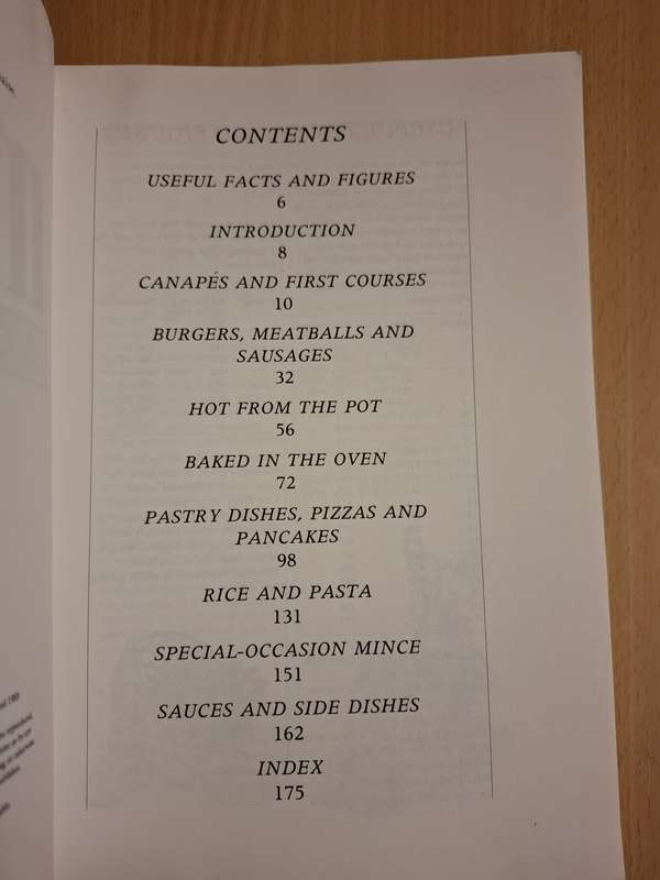 Complete Mince Cookbook : Bridget Jones  (Paperback)