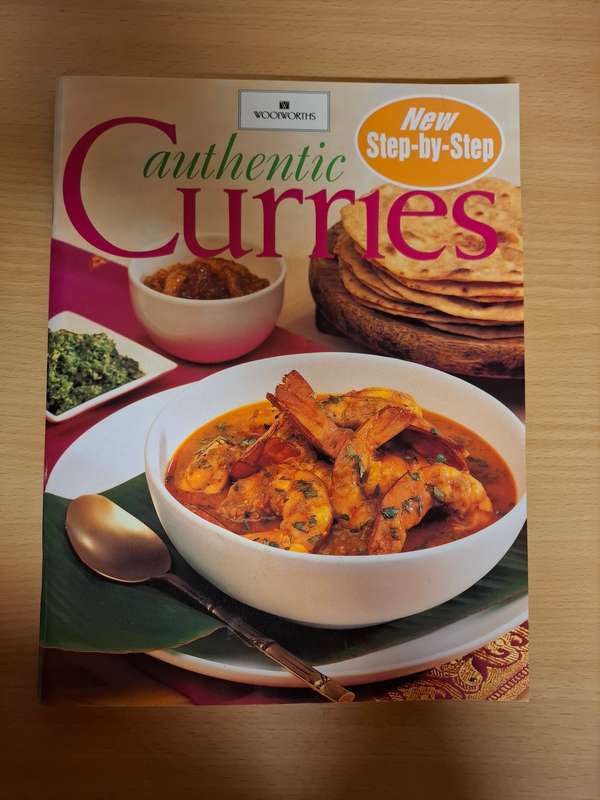 Step-by-Step - Authentic Curries  (Paperback)