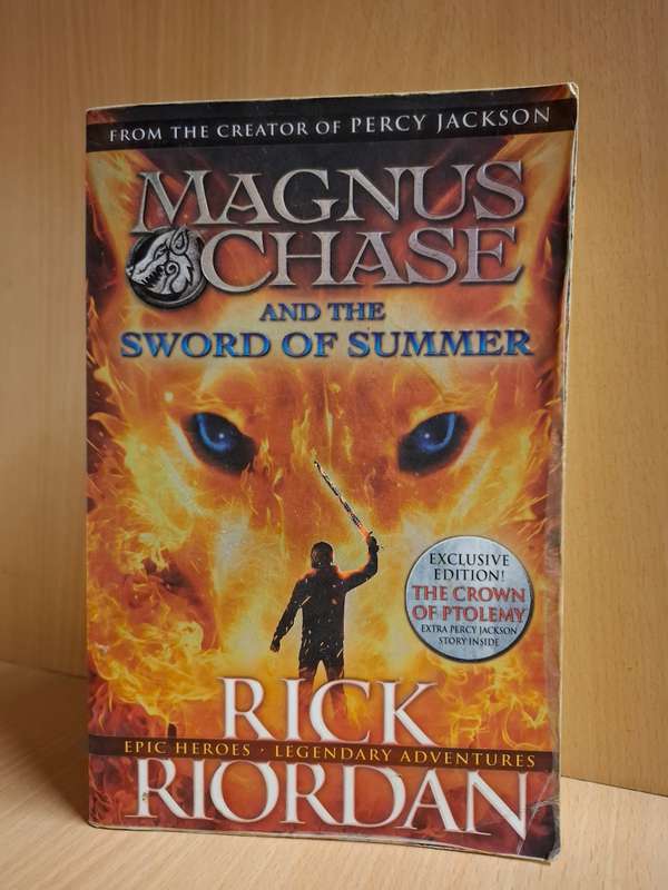 Magnus Chase and The Sword of Summer : Rick Riordan  (Paperback)