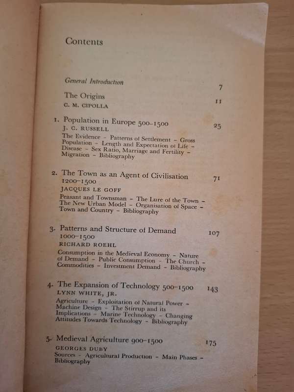 The Fontana Economic History of Europe - The Middle Ages : Editor - Carlo M. Cipolla (Paperback)