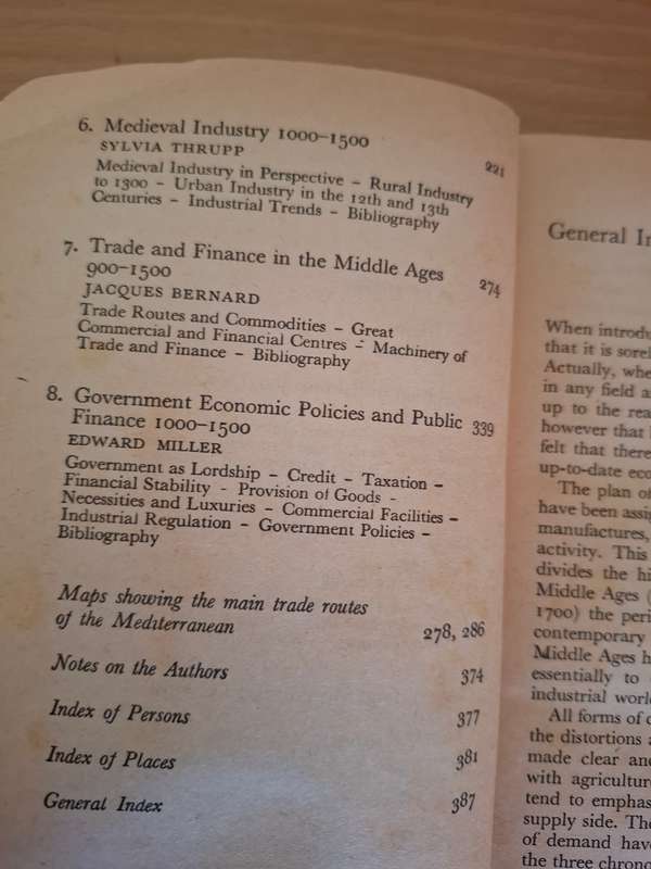 The Fontana Economic History of Europe - The Middle Ages : Editor - Carlo M. Cipolla (Paperback)