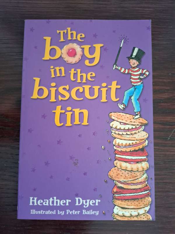 The boy in the Biscuit Tin : Heather Dyer  (Paperback)