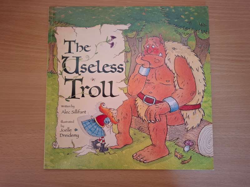 The Useless Troll : Alec Sillifant  (Paperback)