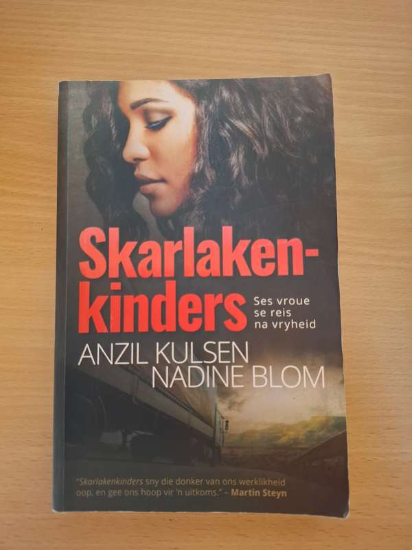 Skarlaken kinders : Anzil Kulsen Nadine Blom   (Paperback)