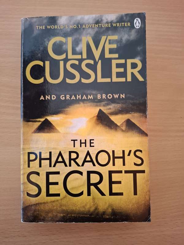The Pharoah`s Secret: Clive Cussler (Paperback)