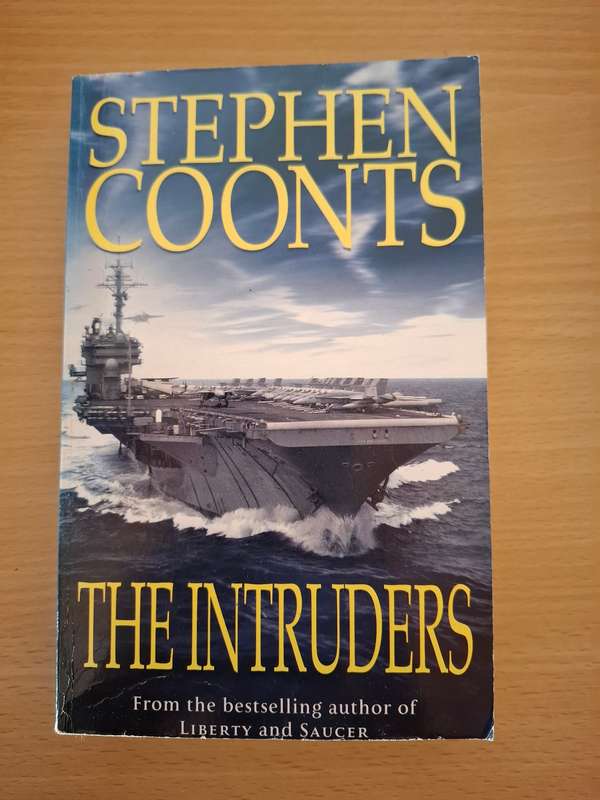 The Intruders: Stephen Coonts (Paperback)