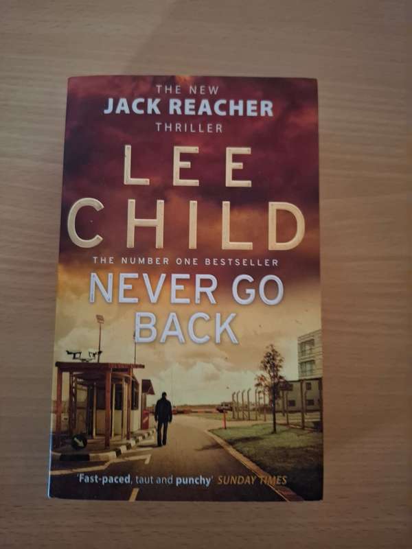 Never Go Back : Lee Child (Paperback)