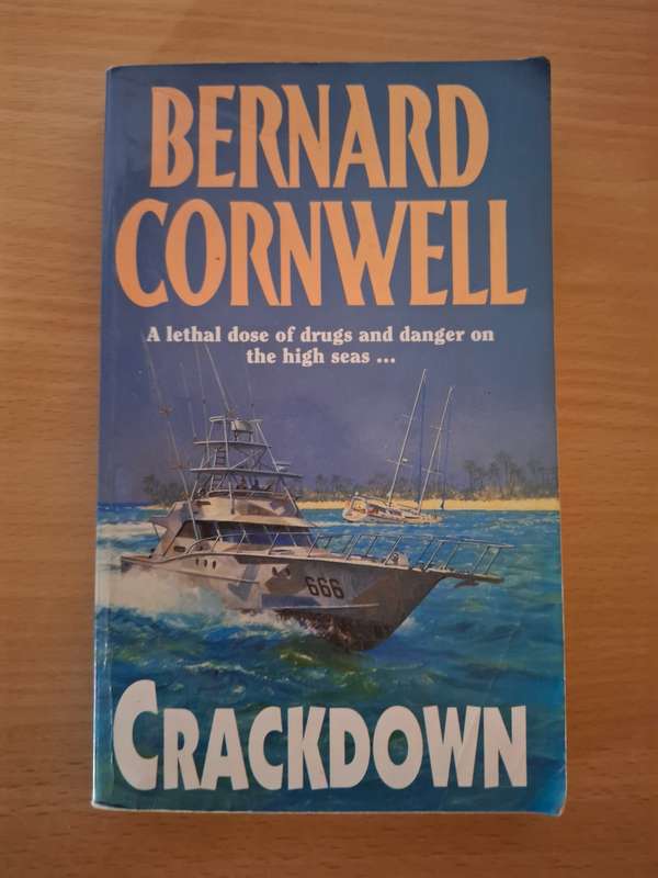 Crackdown: Bernard Cornwell  (Paperback)