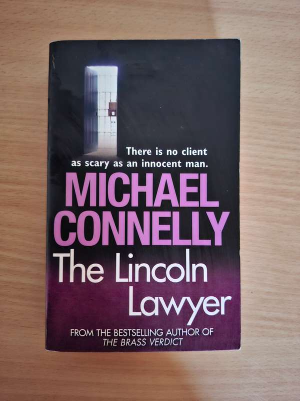 The Lincoln Lawyer : Michael Connelly (Paperback)