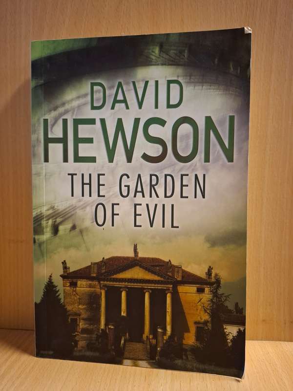 The Garden of Evil : David Hewson  (Paperback)