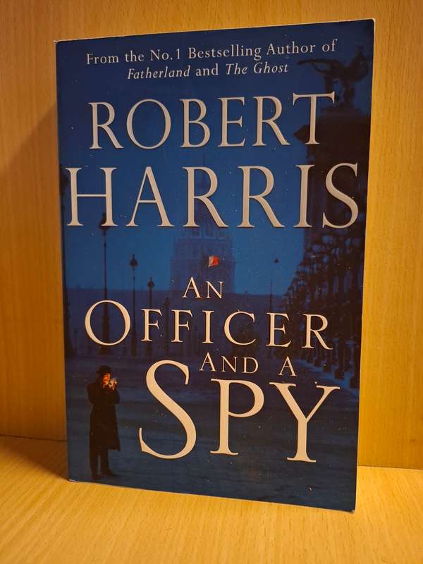 An Office and a Spy : Robert Harris  (Paperback)