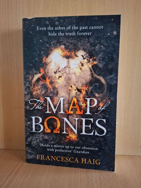 The Map of Bones : Frances Hardinge (Paperback)
