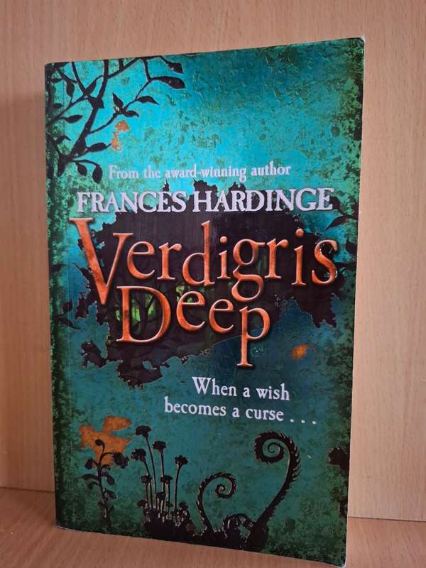 Verdigris Deep : Frances Hardinge (Paperback)