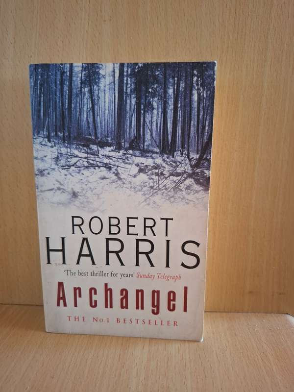 Archangel: Robert Harris  (Paperback)