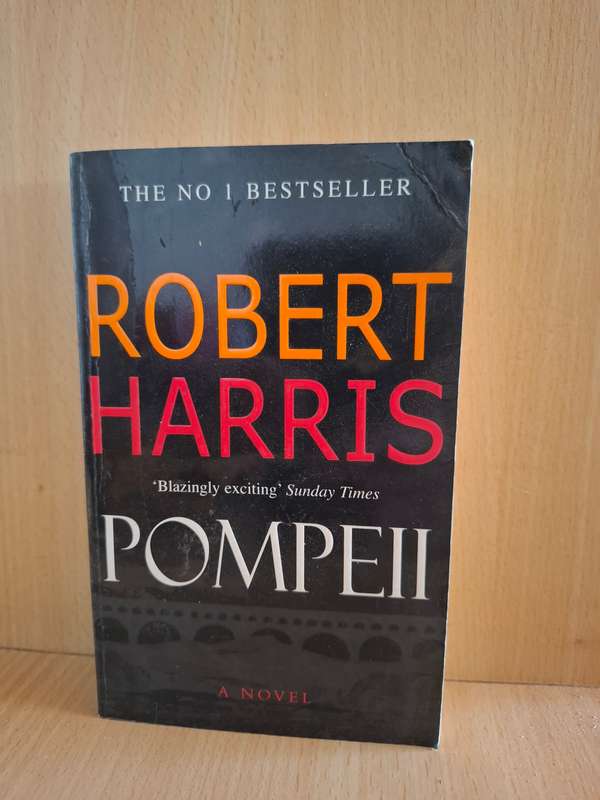 Pompeii : Robert Harris  (Paperback)