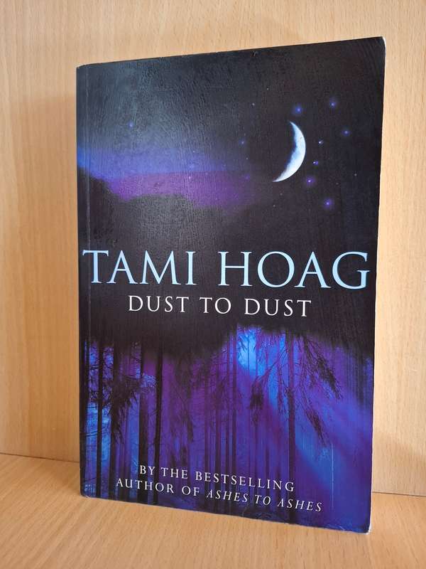 Dust to Dust: Tami Hoag (Paperback)