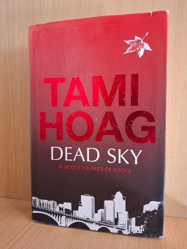 Dead Sky: Tami Hoag (Hardcover)