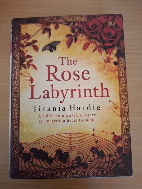 The Rose Labyrinth : Titania Hardie  (Hardcover)