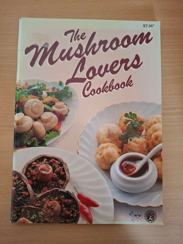 The Mushroom Lovers Cookbook  (Paperback)
