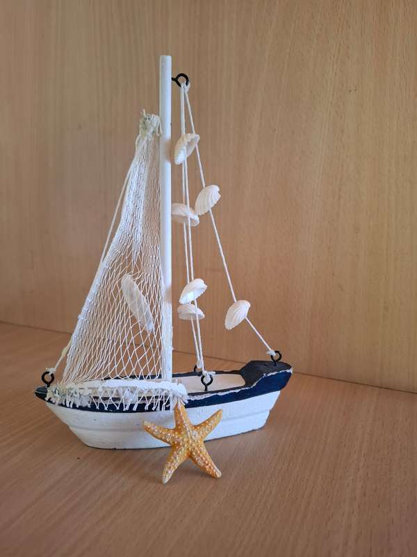 Small Blue & White Boat/Nautical Display with Shells - height 20cm width 15cm