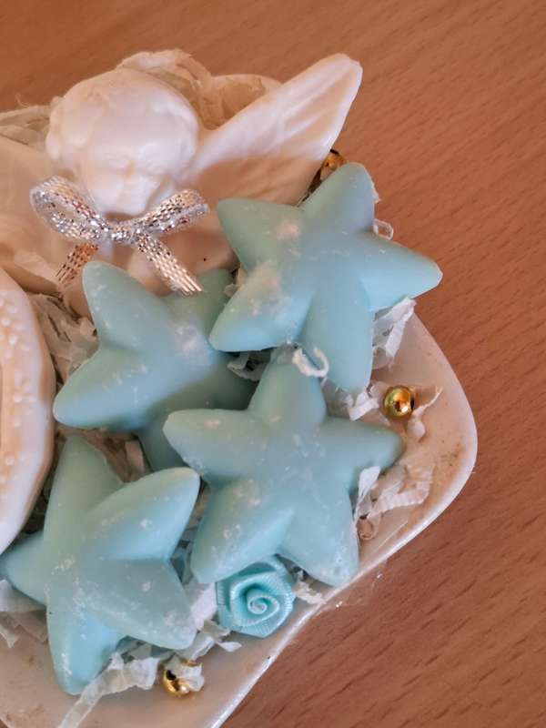 Small Dish with Miniature Soaps (Seashells, Angel)