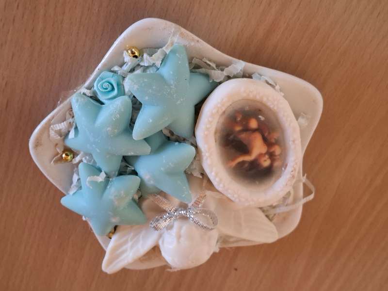 Small Dish with Miniature Soaps (Seashells, Angel)