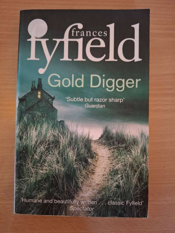 Gold Digger: Frances Fyfield (Paperback)